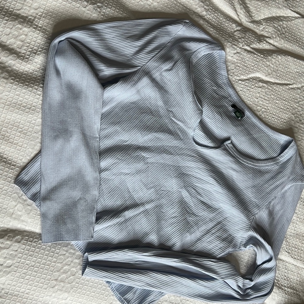 Long sleeve crop top